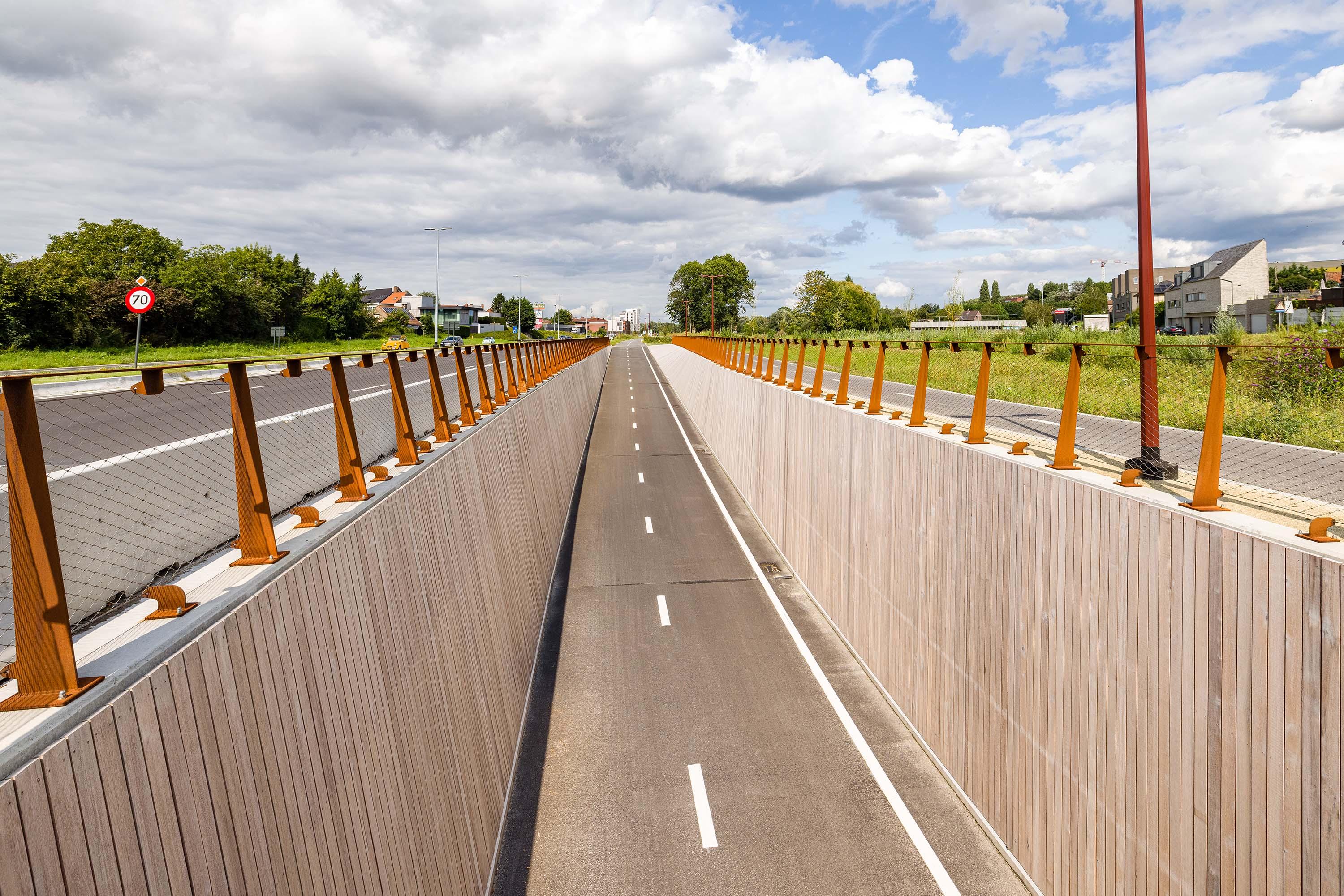 Houten fietstunnel in Kraainem