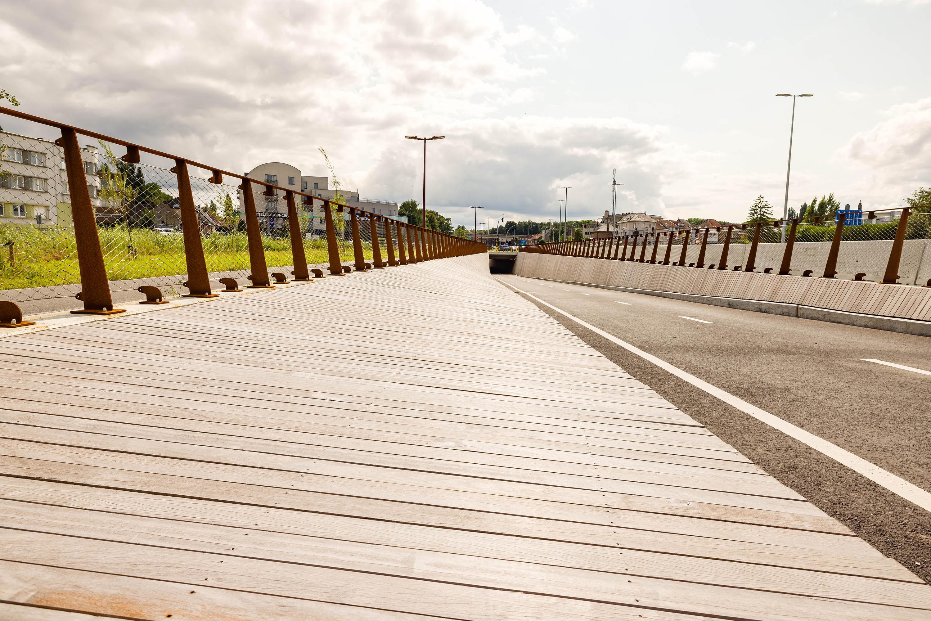 Houten fietstunnel in Kraainem